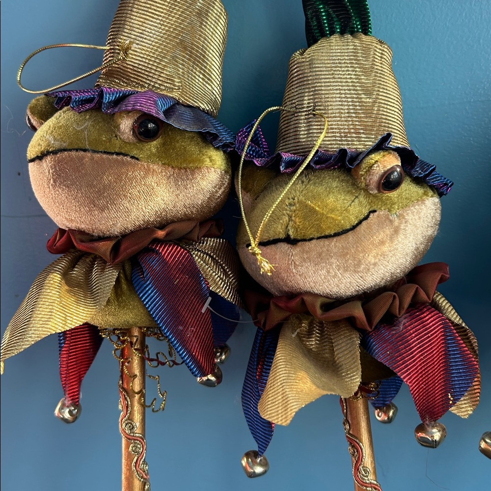 Rare Mark Robert’s Royalty frogs jester on a stick ornaments - Picture 2 of 4